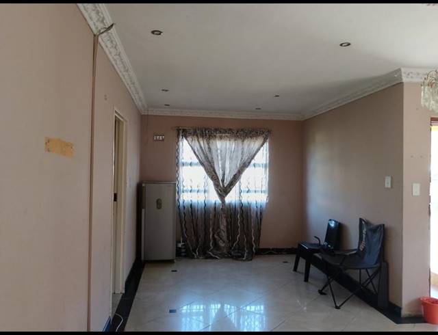 3 BEDROOM HOUSE FOR SALE IN KWAMASHU